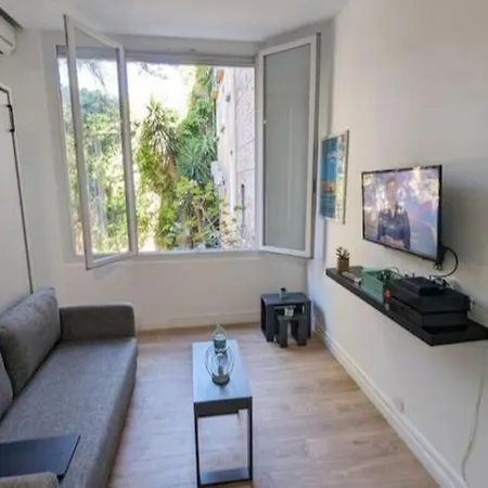 Au Calme En Ville, Sans Vis A Vis Et Climatise Apartment *