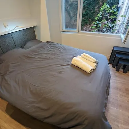 Au Calme En Ville, Sans Vis A Vis Et Climatise